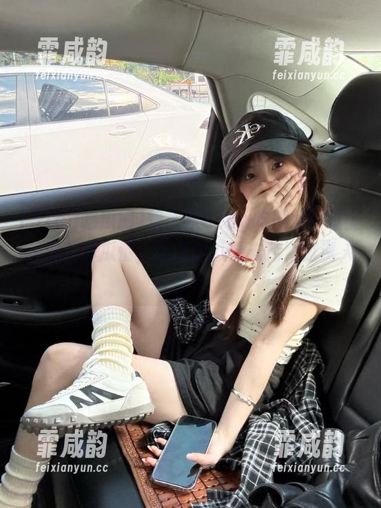 51cg吃瓜网 快,从51cg吃瓜网网址上获取新鲜瓜情,今天的八卦未免太过诱人了!