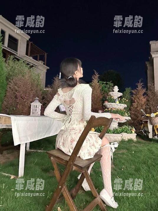 黑料社 我在黑料社app下载的时候,突然觉得自己是不是也该被曝光了…