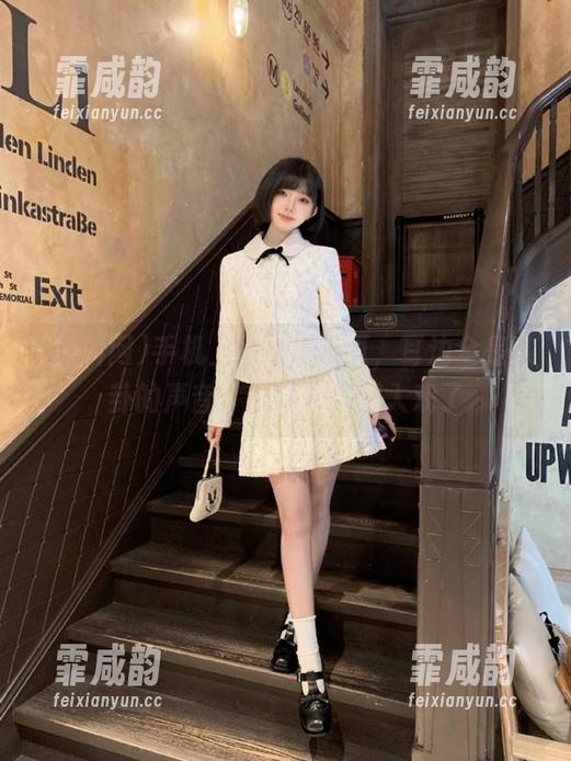 黑料网 手机上逛黑料网页,耳边全是八卦的声音,连我自己都入戏了